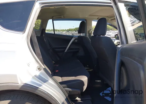 2018 Toyota Rav4 Xle z USA, uszkodzony, nr VIN 2T3WFREV2JW414282